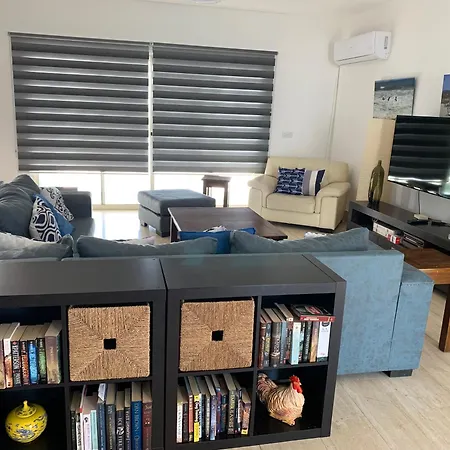 Lucky 7 Beachfront