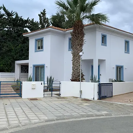 Lucky 7 Beachfront Perivolia
