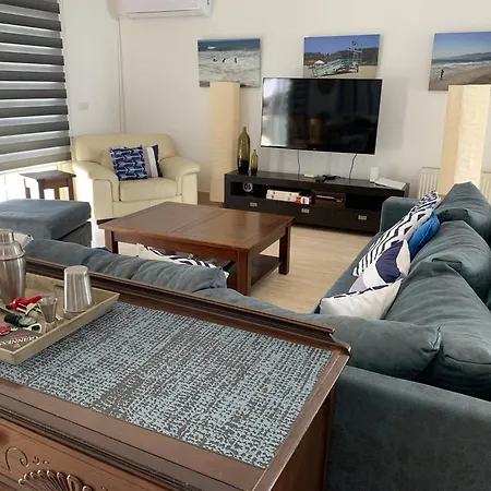 Villa Lucky 7 Beachfront Perivolia